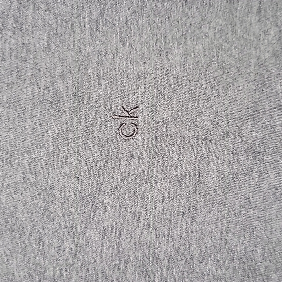 Calvin Klein Liquid Touch Gray t-shirt, Size M - Picture 3 of 9